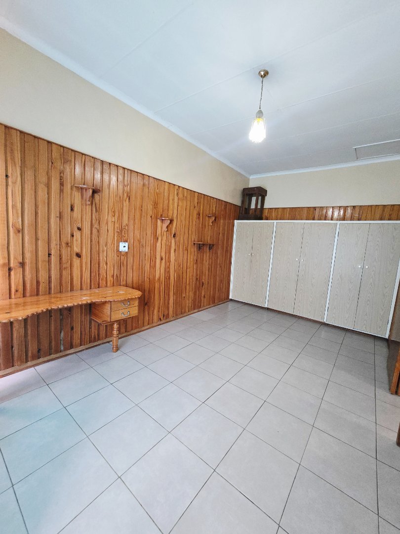 5 Bedroom Property for Sale in Elandia North West